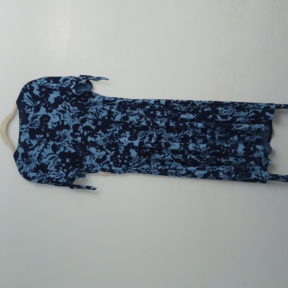 Apt.9 size Large women's dress in black and blue floral design. - Picture 9 of 15